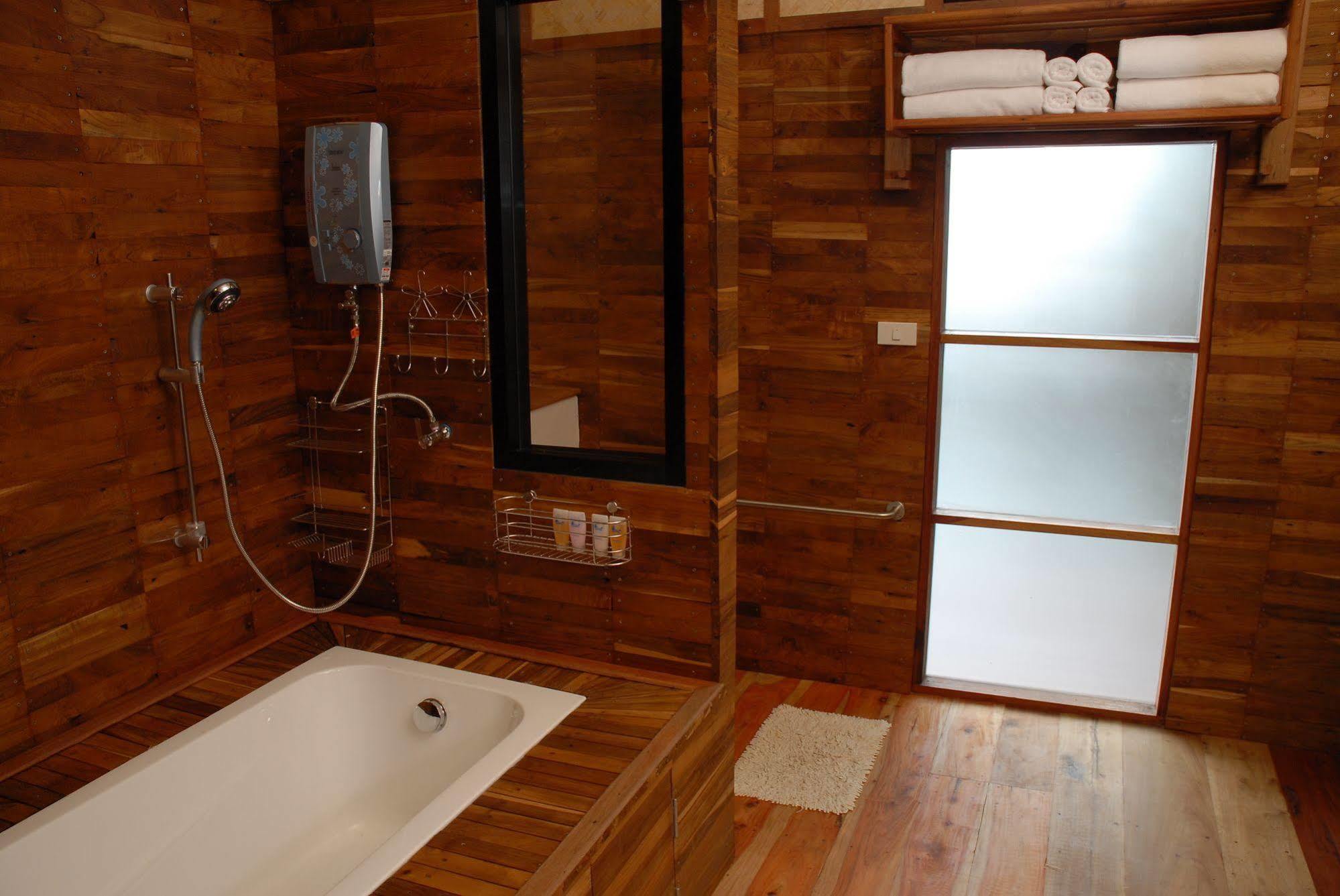 Boutique Raft Resort Ban Huai Maenam Noi Esterno foto